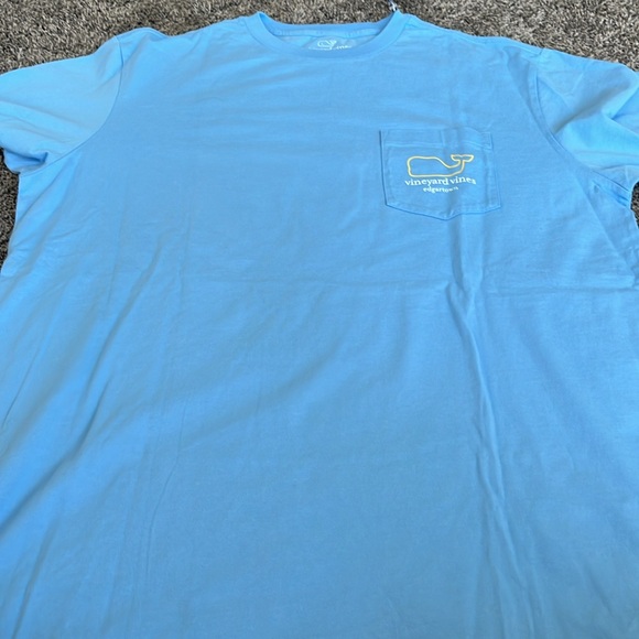 Vineyard Vines Edgartown medium tee! Short sleeve. - Picture 5 of 7